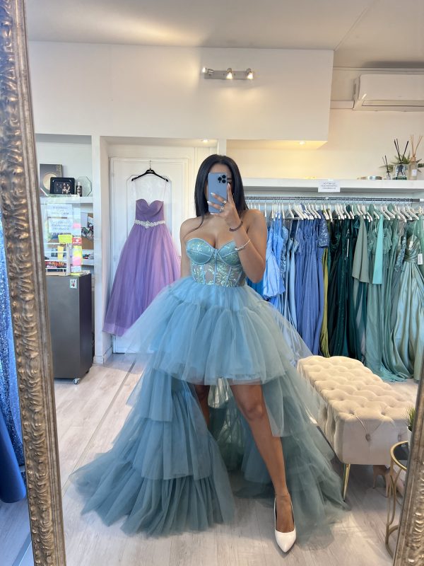ABITO CON CORPETTO E CODA IN TULLE'